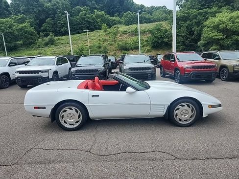 Used 1994 Chevrolet Corvette Convertible RWD image 5
