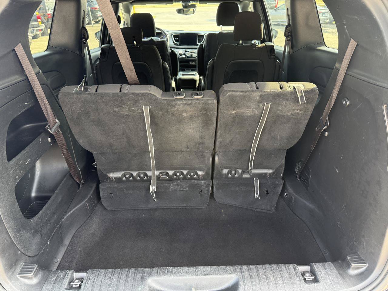 Used 2023 Chrysler Pacifica Touring FWD image 29