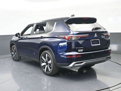 New 2026 Mitsubishi Outlander SE image 4