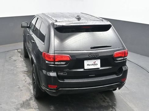 Used 2018 Jeep Grand Cherokee Altitude AWD/4WD image 26