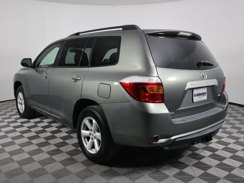 Used 2010 Toyota Highlander SE AWD/4WD image 4