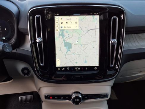 New 2025 Volvo XC40 B5 Plus w/ Protection Package Premier image 14