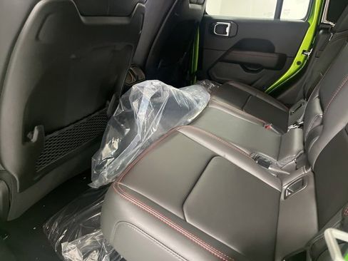 New 2025 Jeep Gladiator Rubicon image 31