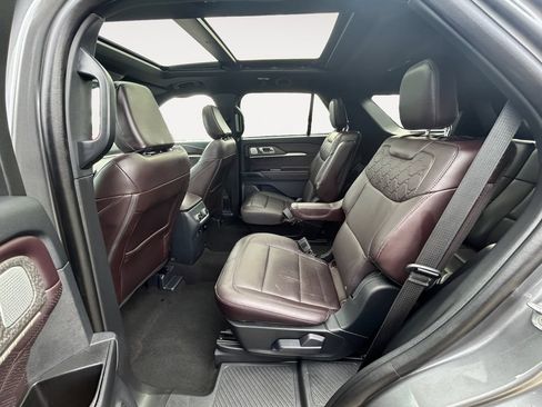 Used 2025 Ford Explorer Platinum w/ LUX Leather Package AWD/4WD image 12