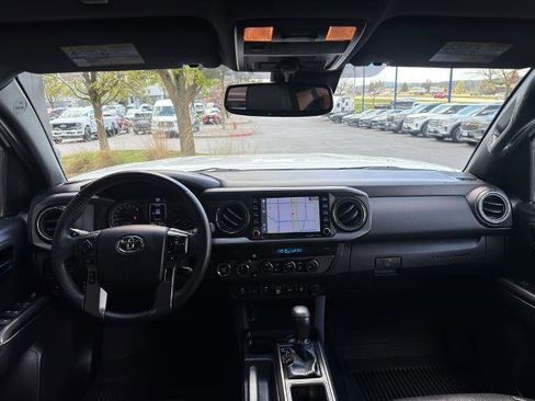 Used 2023 Toyota Tacoma TRD Off-Road w/ Advanced Technology Package AWD/4WD image 36