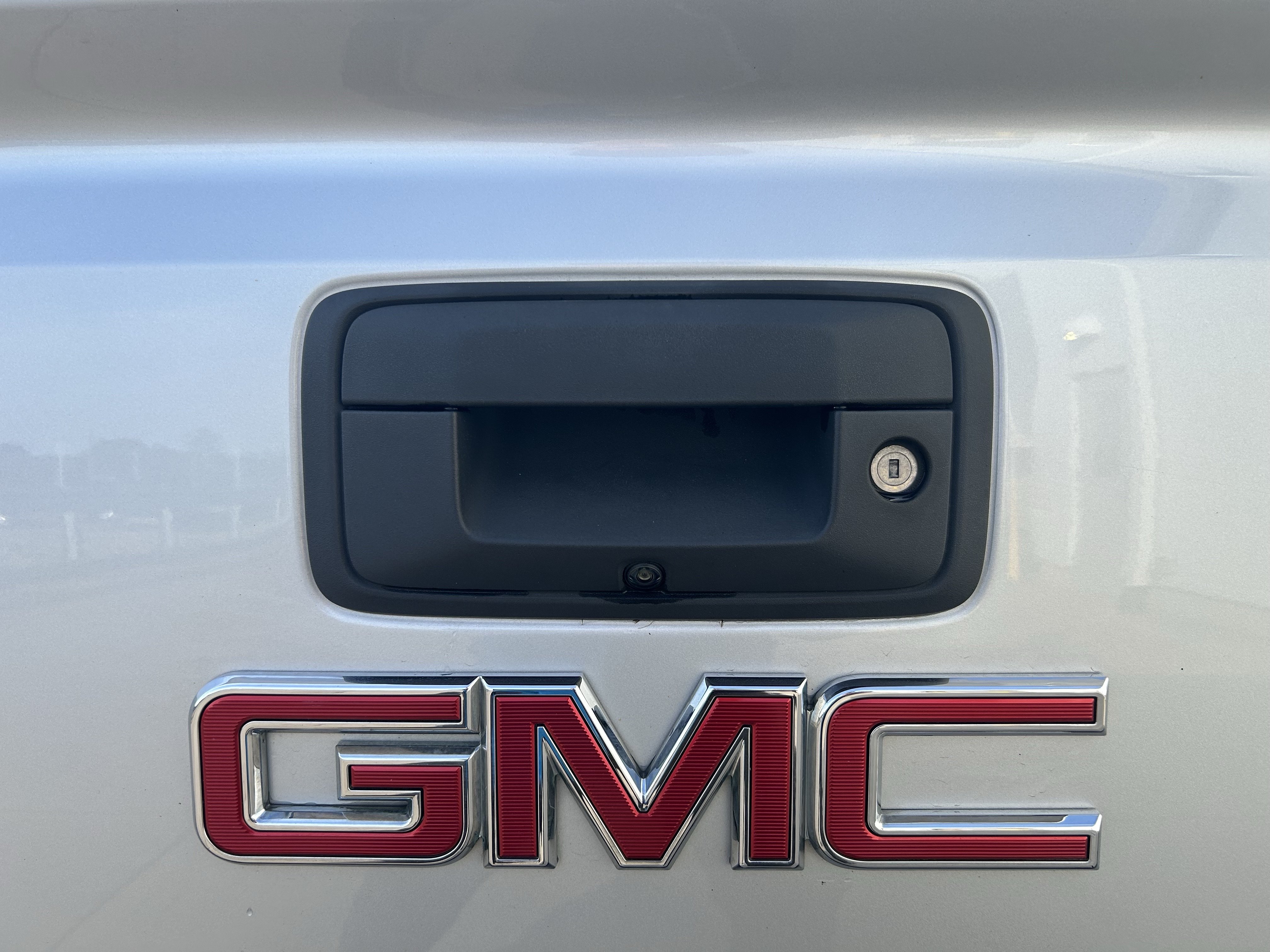 Used 2015 GMC Sierra 1500 SLE w/ SLE Value Package AWD/4WD image 2
