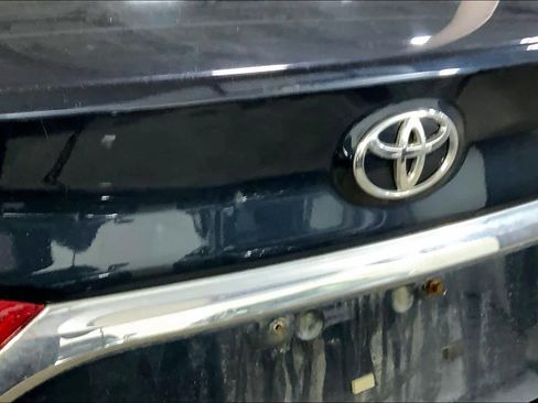 Used 2016 Toyota Camry LE image 30