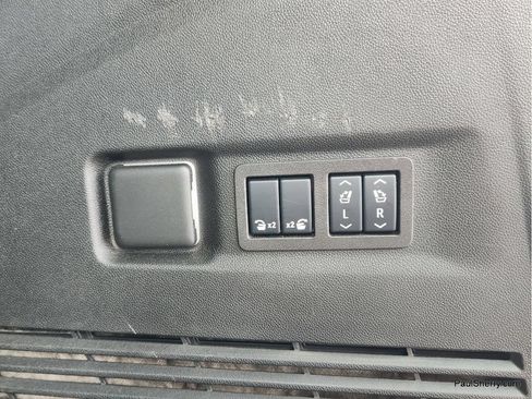 Used 2024 Chevrolet Suburban High Country AWD/4WD image 18