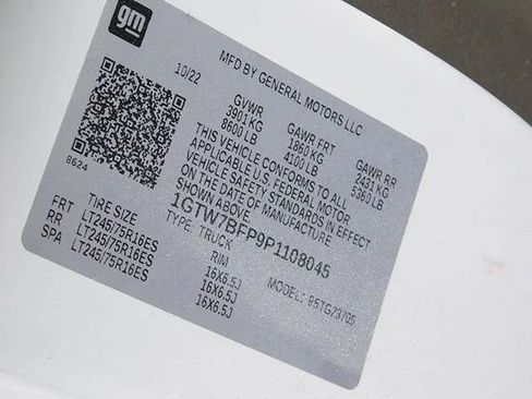 Used 2023 GMC Savana 2500 Extended w/ Driver Convenience Package image 19