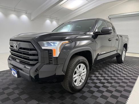 Used 2023 Toyota Tundra SR5 w/ SR5 Convenience Package AWD/4WD image 3