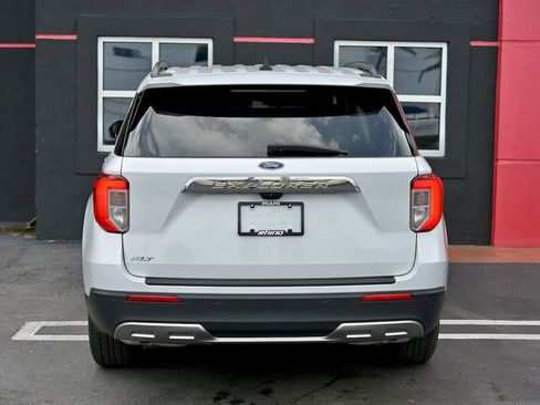 Used 2023 Ford Explorer XLT w/ Equipment Group 202A image 5