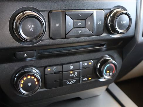 Used 2017 Ford F150 XLT image 40