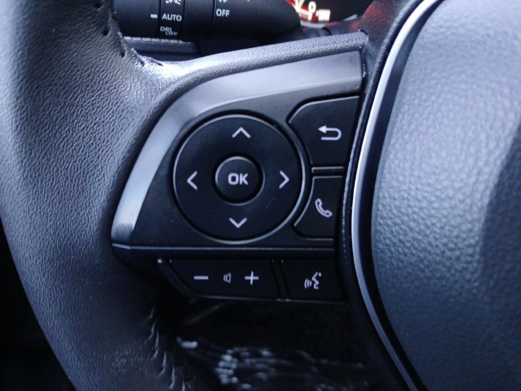 Used 2025 Toyota RAV4 XLE Premium FWD image 11