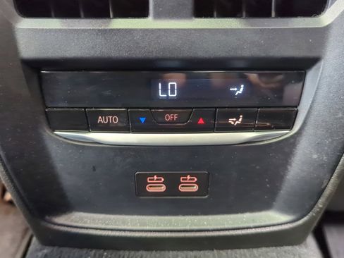 Used 2024 BMW 330e xDrive image 25