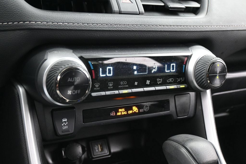 Used 2024 Toyota RAV4 XLE AWD/4WD image 20
