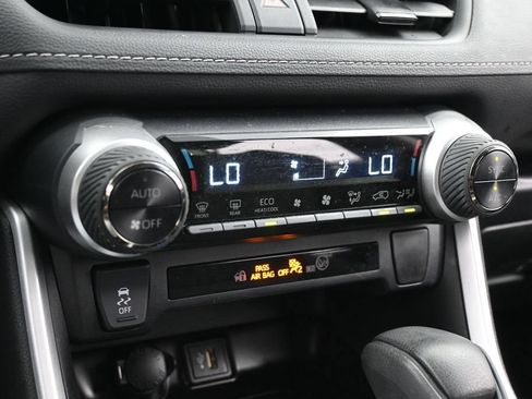 Used 2024 Toyota RAV4 XLE AWD/4WD image 20