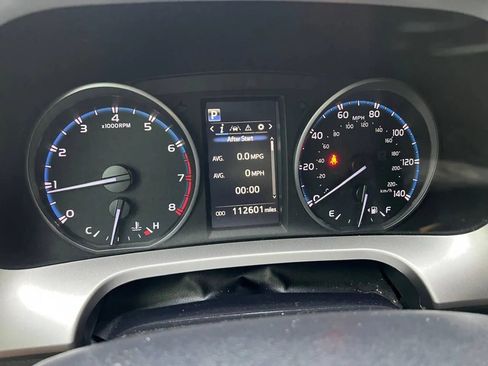 Used 2018 Toyota RAV4 LE image 30