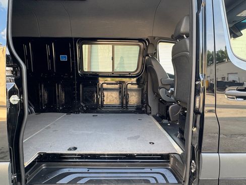 Used 2023 Mercedes-Benz Sprinter 2500 image 29