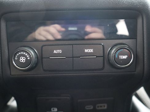 Used 2023 GMC Acadia SLE w/ Driver Convenience Package image 25