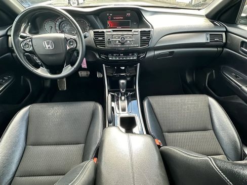 Used 2017 Honda Accord Sport image 11