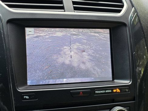 Used 2017 Ford Explorer XLT w/ Equipment Group 202A FWD image 16