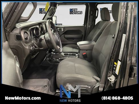 Used 2023 Jeep Gladiator Sport AWD/4WD image 9