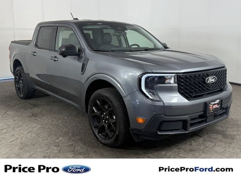 Used 2025 Ford Maverick Lariat w/ Black Appearance Package AWD/4WD image 1