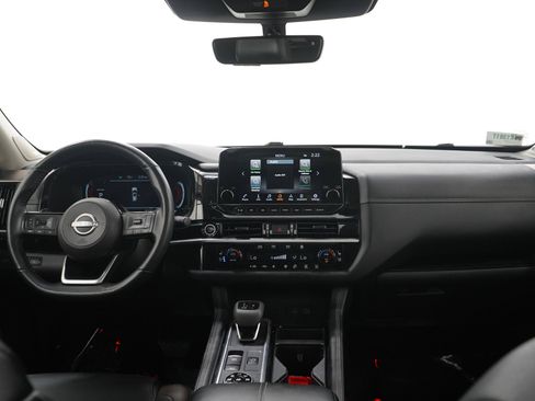 Used 2024 Nissan Pathfinder Platinum AWD/4WD image 14