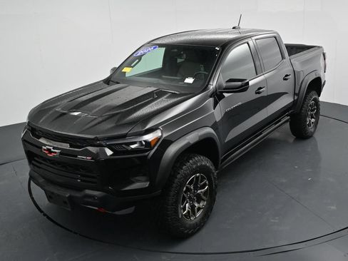 Used 2025 Chevrolet Colorado ZR2 AWD/4WD image 19