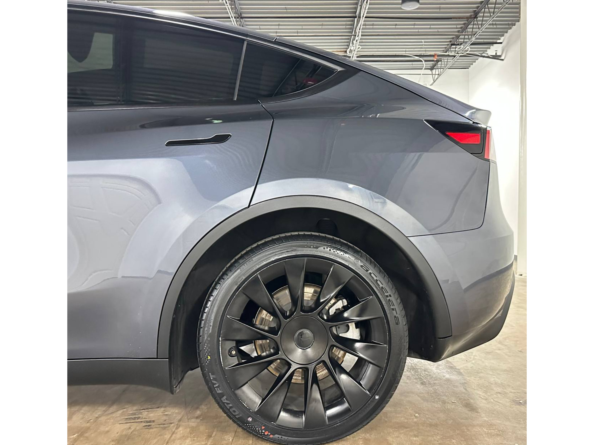 Used 2023 Tesla Model Y Long Range AWD/4WD image 9
