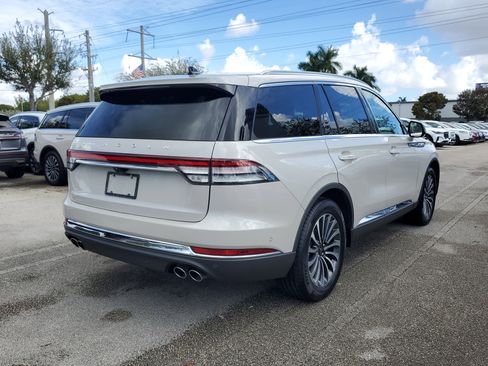 Certified 2024 Lincoln Aviator Reserve image 6