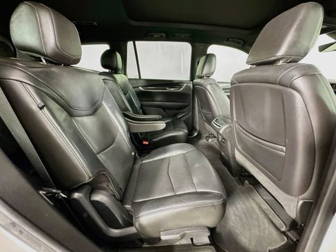 Used 2020 Cadillac XT6 Premium Luxury FWD image 30