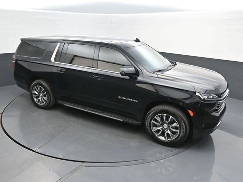 Used 2021 Chevrolet Suburban LT w/ LT Signature Package image 31