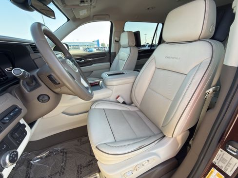 Certified 2023 GMC Yukon XL Denali w/ Max Trailering Package AWD/4WD image 11