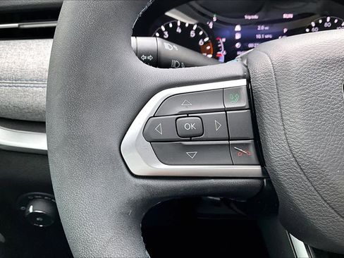 Used 2022 Jeep Compass Latitude image 21