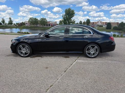 Certified 2018 Mercedes-Benz E 300 4MATIC image 9