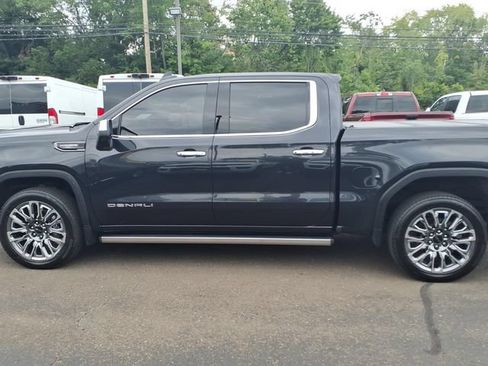 Used 2023 GMC Sierra 1500 Denali Ultimate AWD/4WD image 9