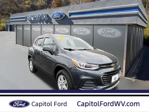 Used 2022 Chevrolet Trax LT w/ LT Convenience Package AWD/4WD image 1
