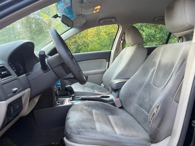Used 2010 Ford Fusion S FWD image 19