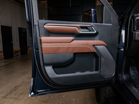 Used 2025 GMC Sierra 2500 Denali Ultimate image 36