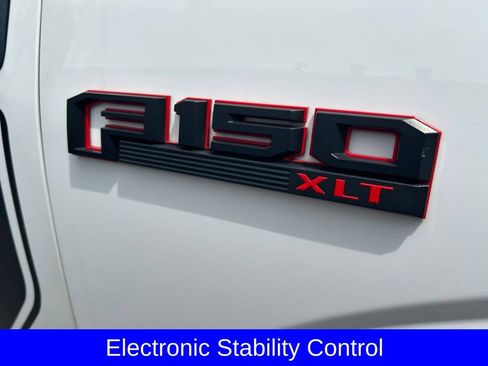 Used 2016 Ford F150 XLT w/ Equipment Group 302A Luxury AWD/4WD image 9