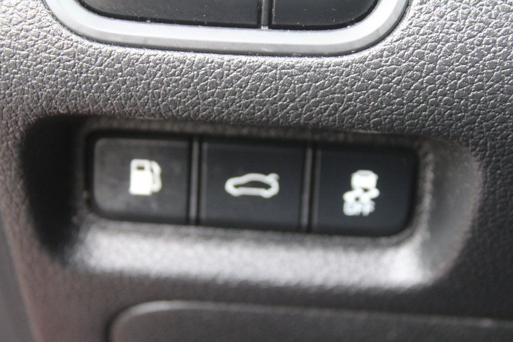 Used 2019 Kia Optima S FWD image 25