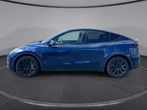 Used 2023 Tesla Model Y Long Range AWD/4WD image 4