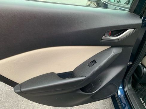 Used 2016 MAZDA MAZDA3 i Sport image 15