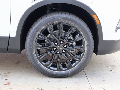 New 2025 Chevrolet Blazer LT w/ LPO, Black Sport Package image 36