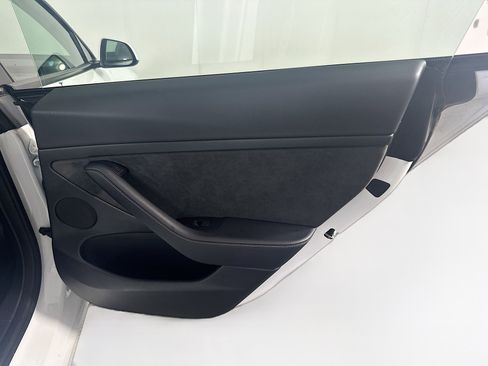 Used 2023 Tesla Model 3 Standard Range image 30