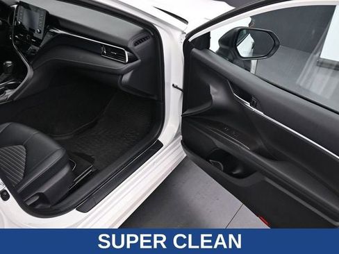 Used 2022 Toyota Camry SE w/ Convenience Package image 15
