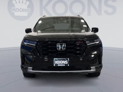 Used 2025 Honda Pilot TrailSport image 11