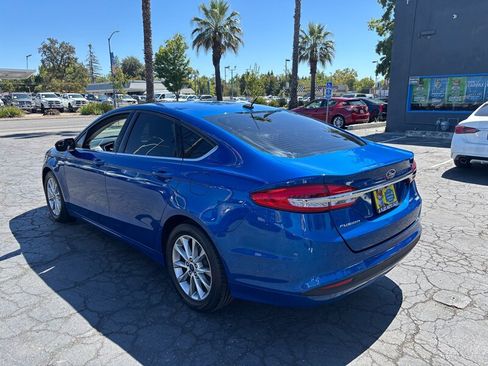 Used 2017 Ford Fusion SE w/ Fusion SE Technology Package FWD image 7