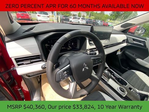 New 2025 Mitsubishi Outlander SE image 14